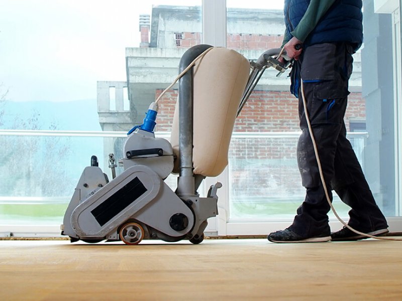 selecting-the-best-hardwood-flooring-for-high-traffic-areas-3